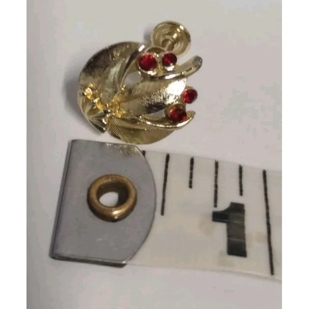 Goldtone Floral Screw back Earrings With‎ Red Rhinestones